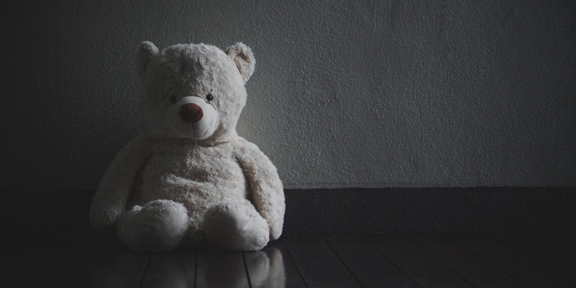 A relação sexual com pessoa menor de 14 anos se caracteriza como presunção absoluta ou relativa de crime de estupro de vulnerável?