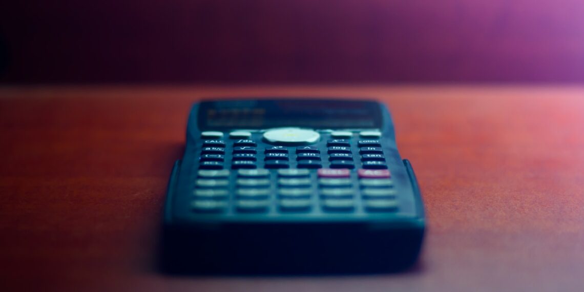 É possível que, ao extinguir a execução fiscal em face do pagamento, o magistrado autorize a transferência da penhora existente para outro processo executivo envolvendo as mesmas partes?