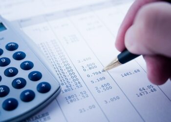 Invalidez da cláusula editalícia que imputa ao arrematante responsabilidade por débitos tributários anteriores à arrematação judicial